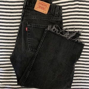 Levi’s Black Washed Cropped Boyfriend Jean